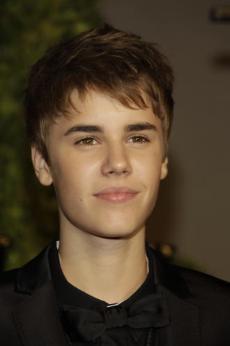 justin bieber icons 2011. Justin Bieber has a haircut!
